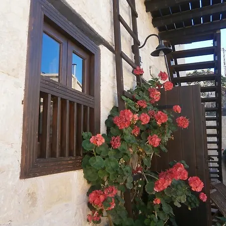 Leonidas Village Houses Goudhi Room photo